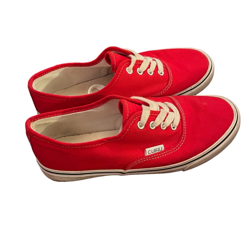 CULL4U brand tennis shoes. Size 9. Gently used.